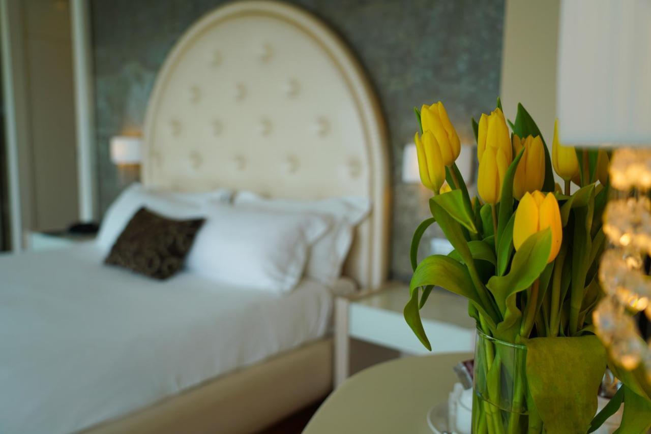 Отель Pisa Tower Plaza Экстерьер фото A bedroom at the hotel