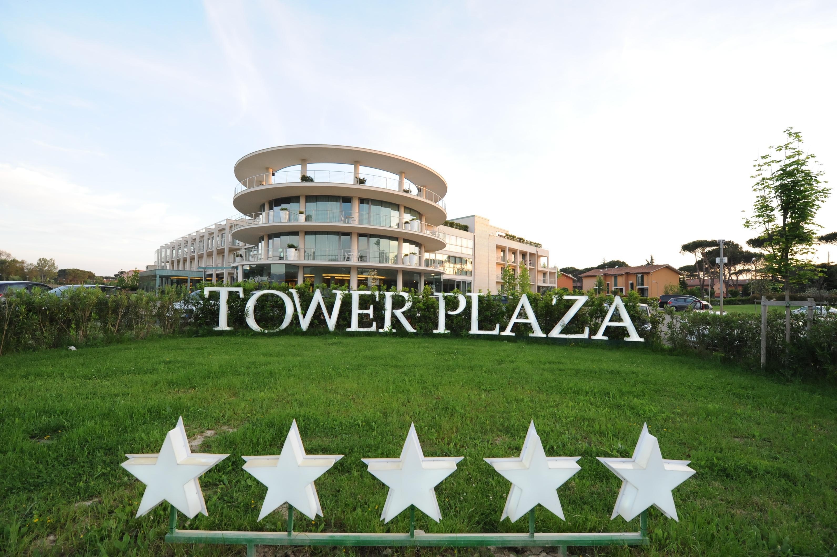 Отель Pisa Tower Plaza Экстерьер фото Tower Plaza