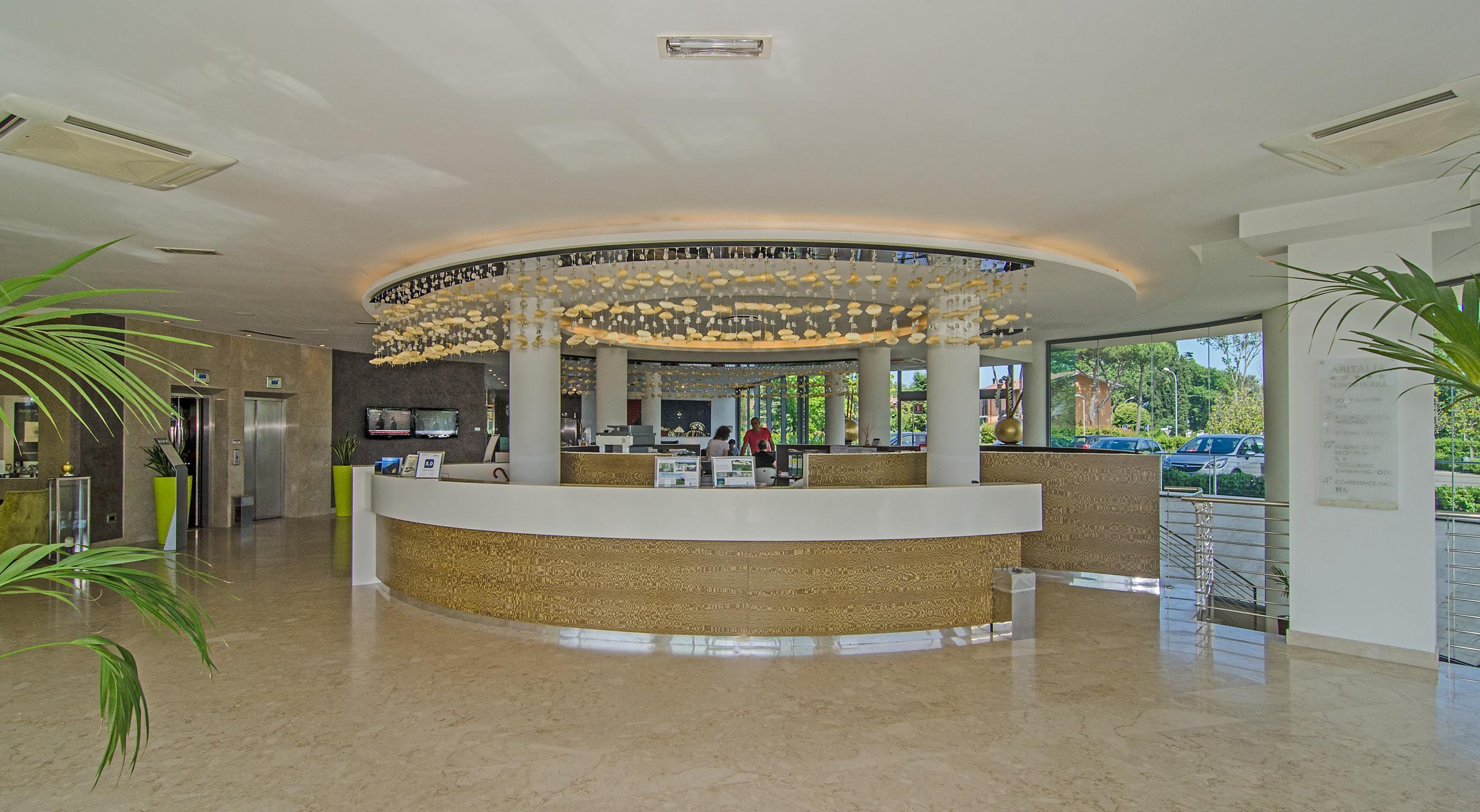 Отель Pisa Tower Plaza Экстерьер фото Reception
